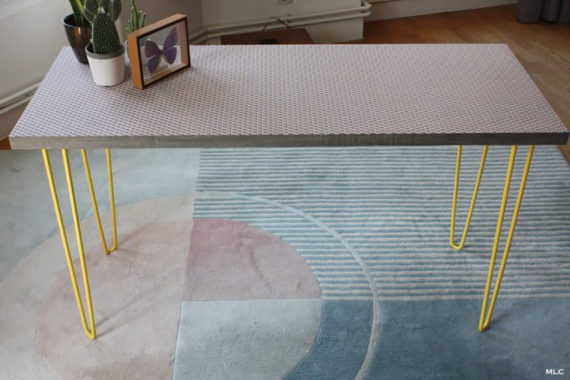 joli-bureau-couleur-wax-pied-metal-jaune-mLc-interior-design-768×512