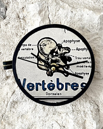 Horloge [Creepy Clocky] Vertèbres