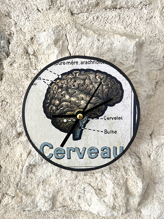 Horloge [Creepy Clocky] Cerveau